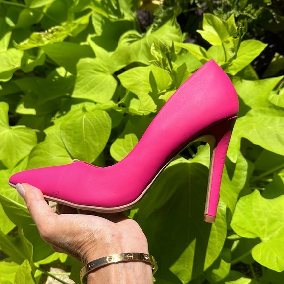 Barbie Heels Hot Fuschia PINK High Heel Pumps #Barbiecore Celeb Style Red Carpet - Picture 1 of 16